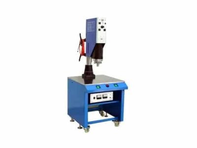 Ultrasonic welding machine